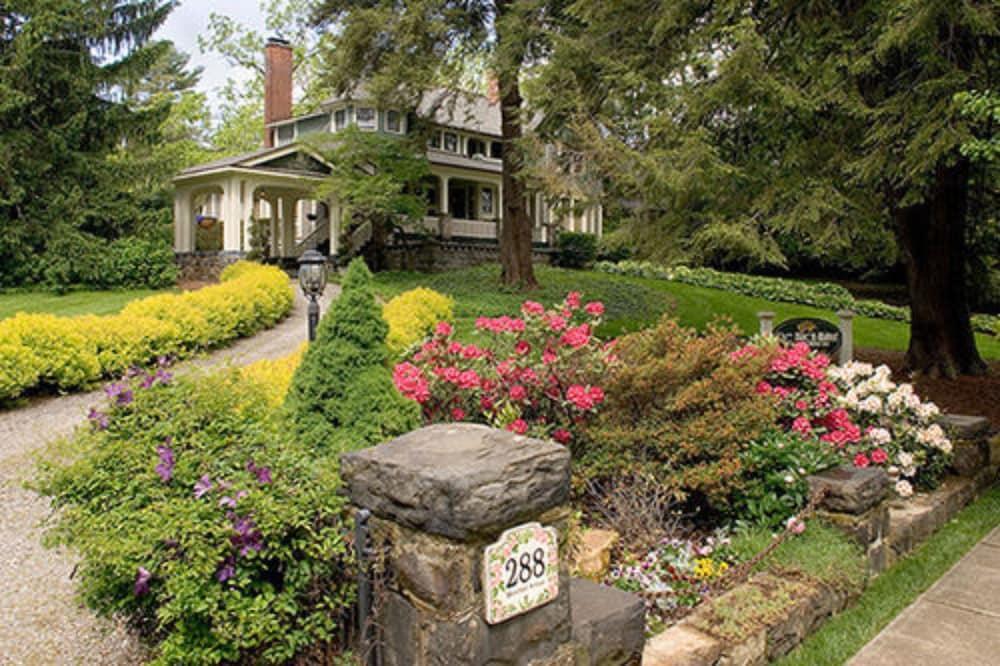 Black Walnut B&B Inn Asheville Exterior photo
